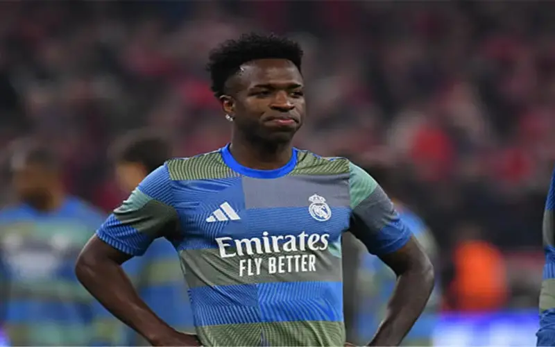 مذبحة في ريال مدريد.. 8 لاعبين يتأهبون للرحيل وموقف فينيسيوس ومبابي وبيلينجهام